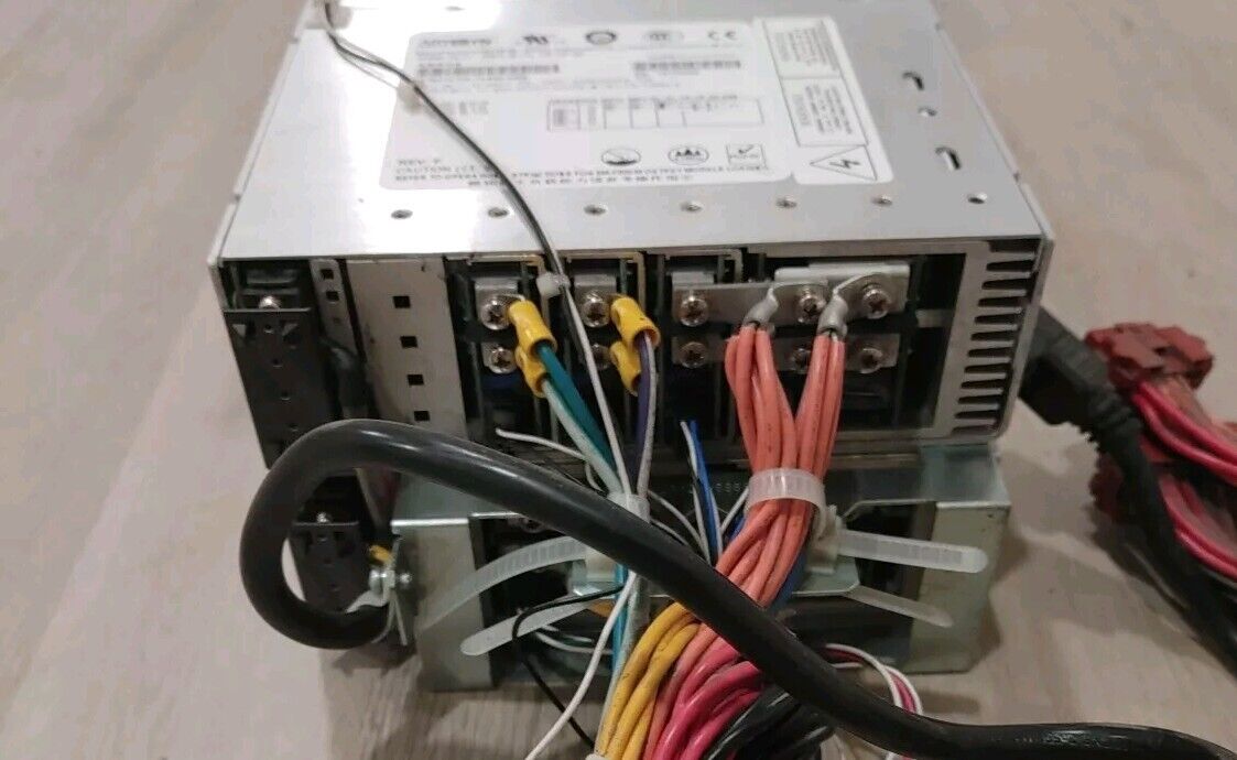 2x ARTESYN MVP SERIES MP1-3L-1L-1P-1P-30 ASTEC PSE2-230-H-072 P/N 73-690-4096