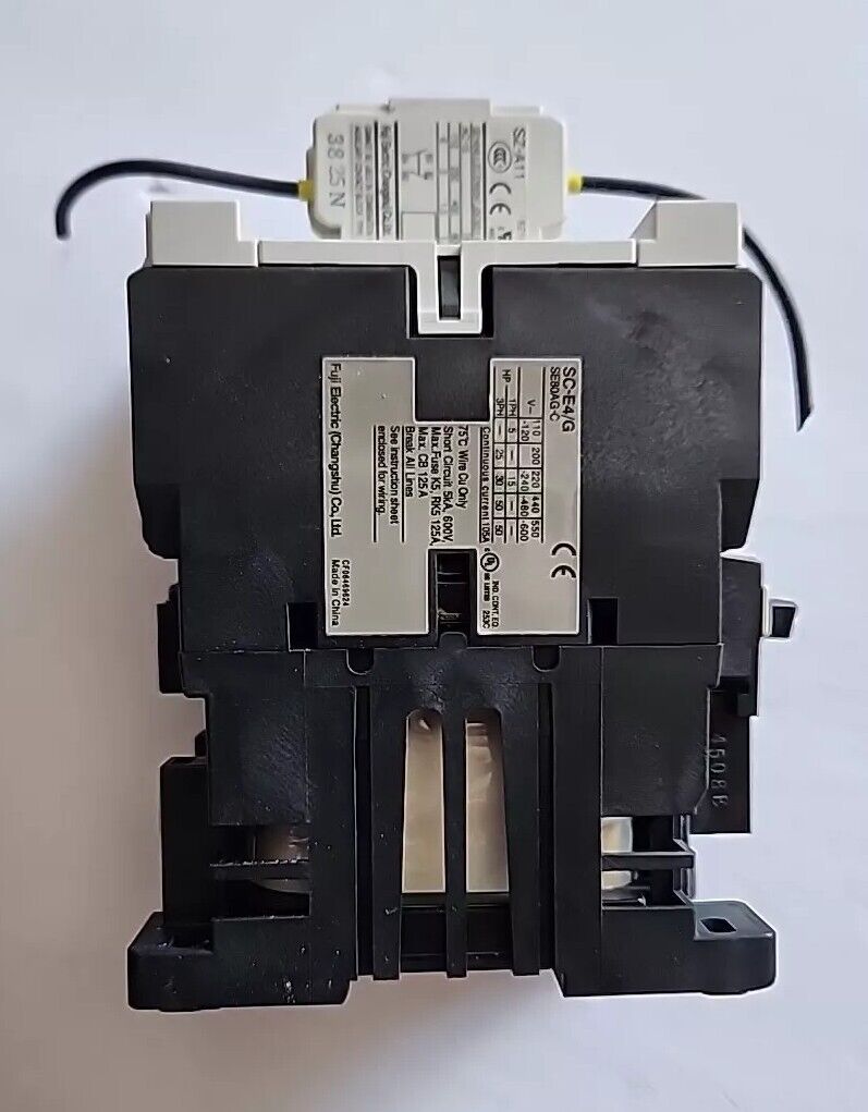 Fuji Electric SC-E4/G 3-Pole Contactor w/SZ-A11/T 2-Pole Auxiliary Contact - 24V