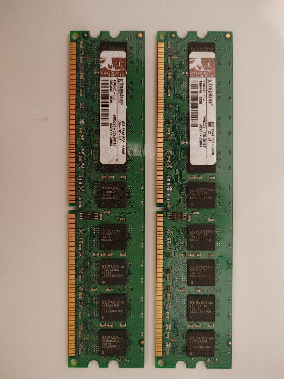 (2 pc) Kingston 1GB 2RX8 PC2-5300E