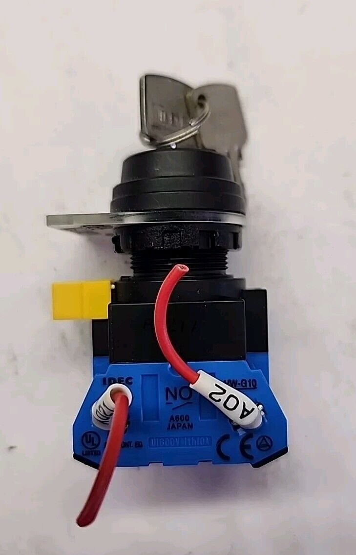 IDEC HW-CB10, A600 Push Button Keyed Switch - Free Shipping