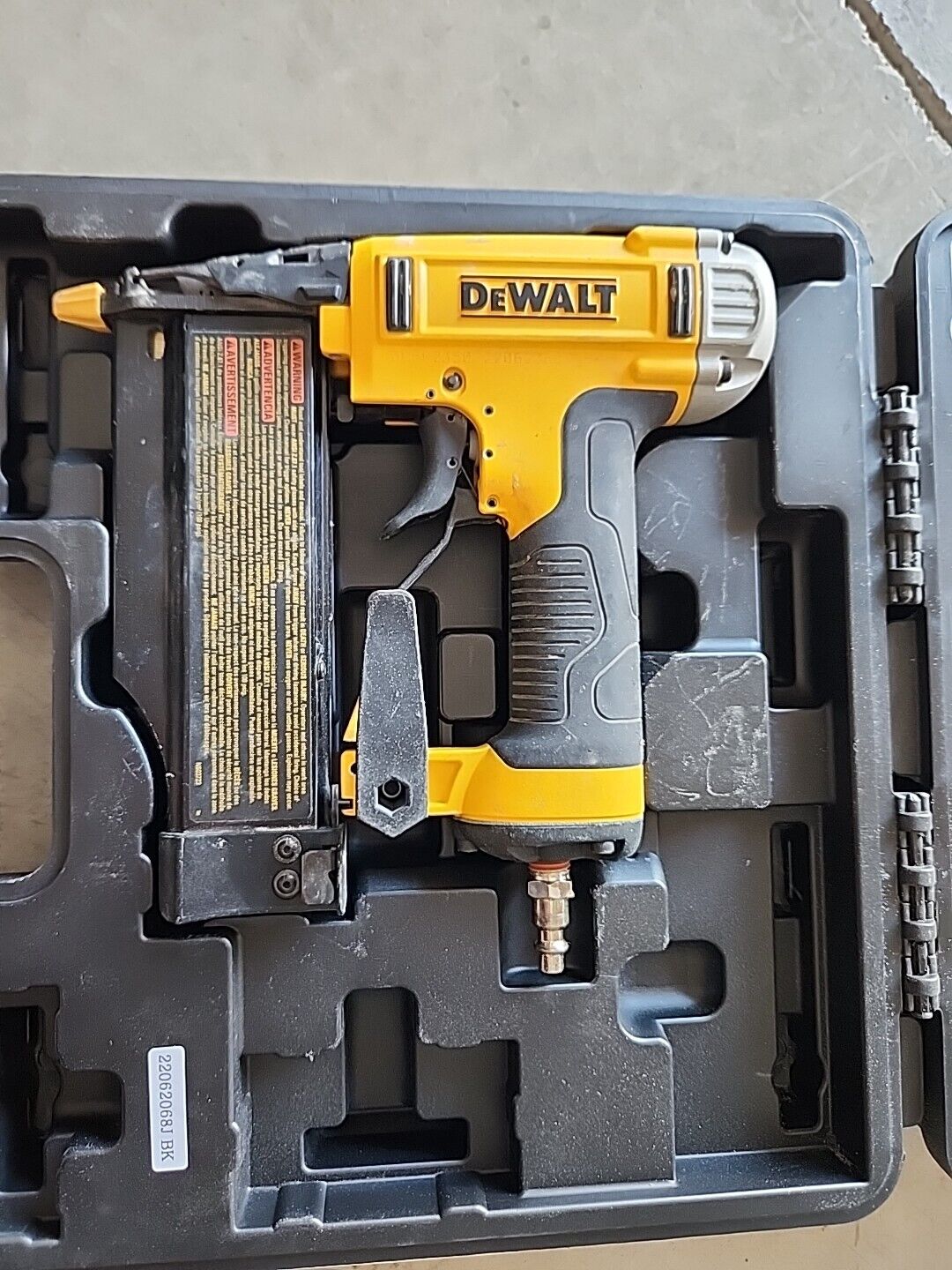 DEWALT DWFP2350K 23-Gauge 2-Inch Pin Nailer with Case Free Shipping