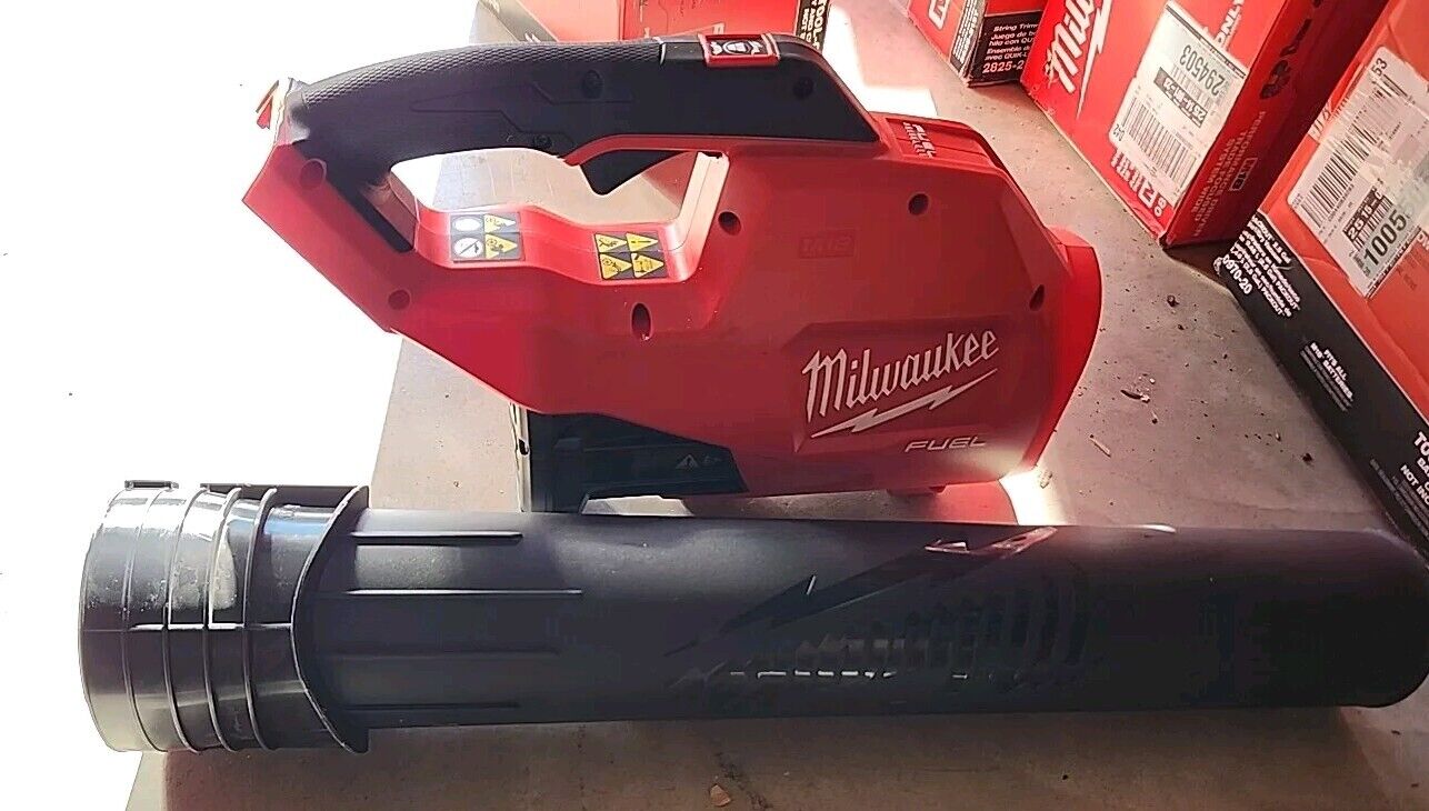 Milwaukee M18 Handheld Leaf Blower - Black/Red (2724-20) w/Warranty & Free Ship