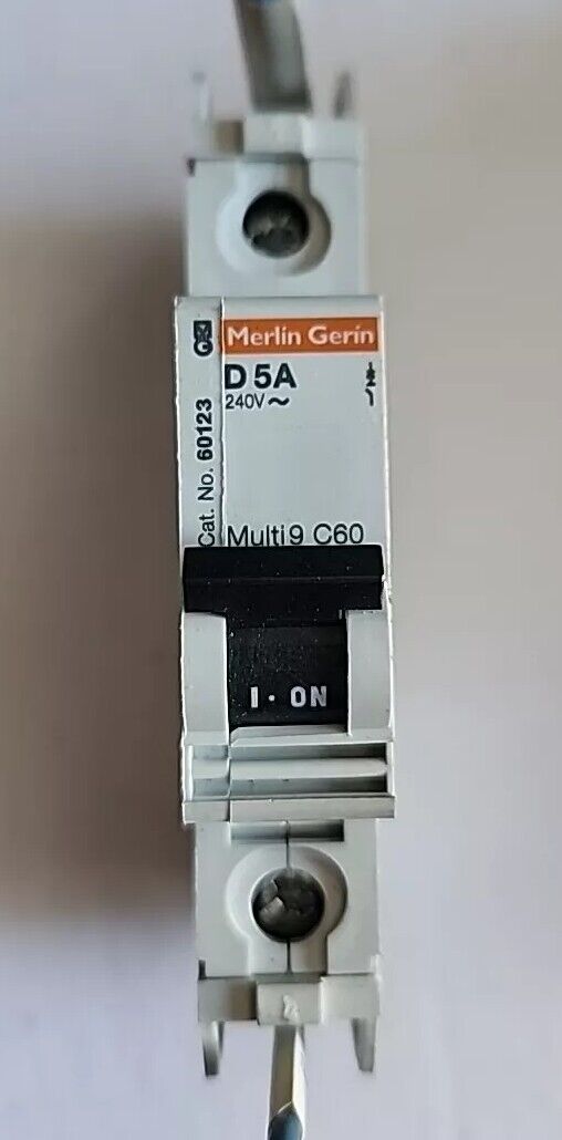 Merlin Gerin Square D 60123 Multi9 D5A 5 A 1 Pole Circuit Breaker C60 240V