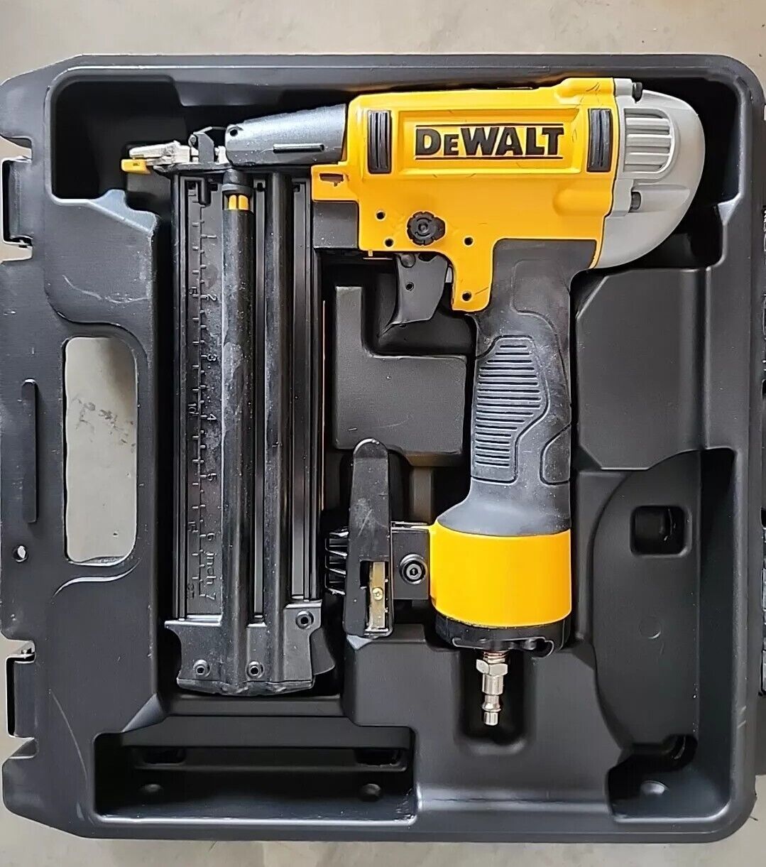 DEWALT DWFP12233 18-Gauge Precision Point Pneumatic Brad Nailer & Case Free Ship