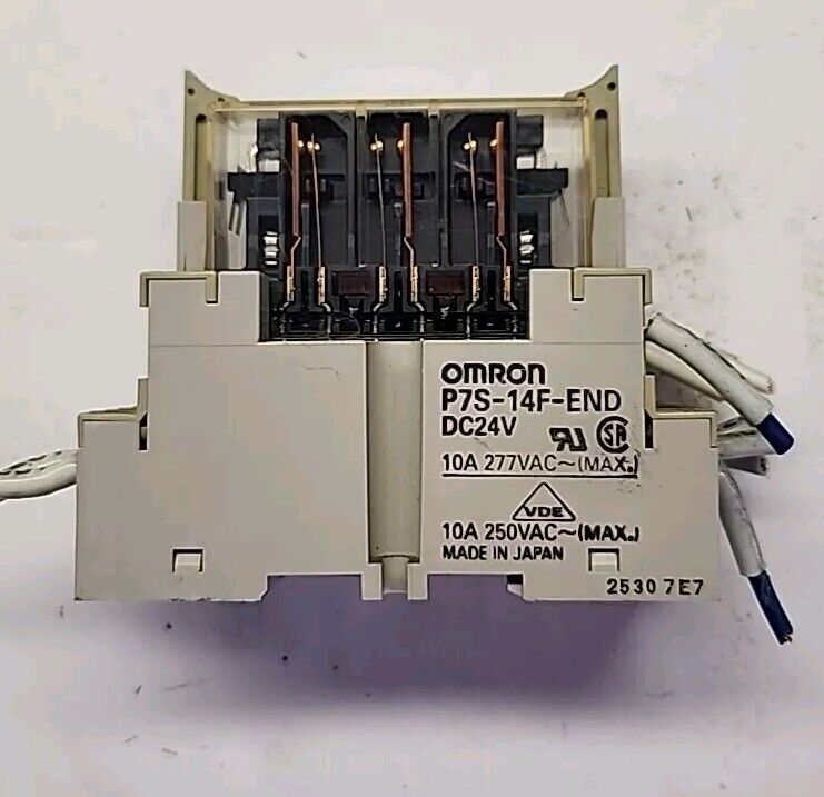 Omron G7S-4A2B-E  DC24V Relay with P7S-14F-END  DC24V Relay Socket  Free Ship