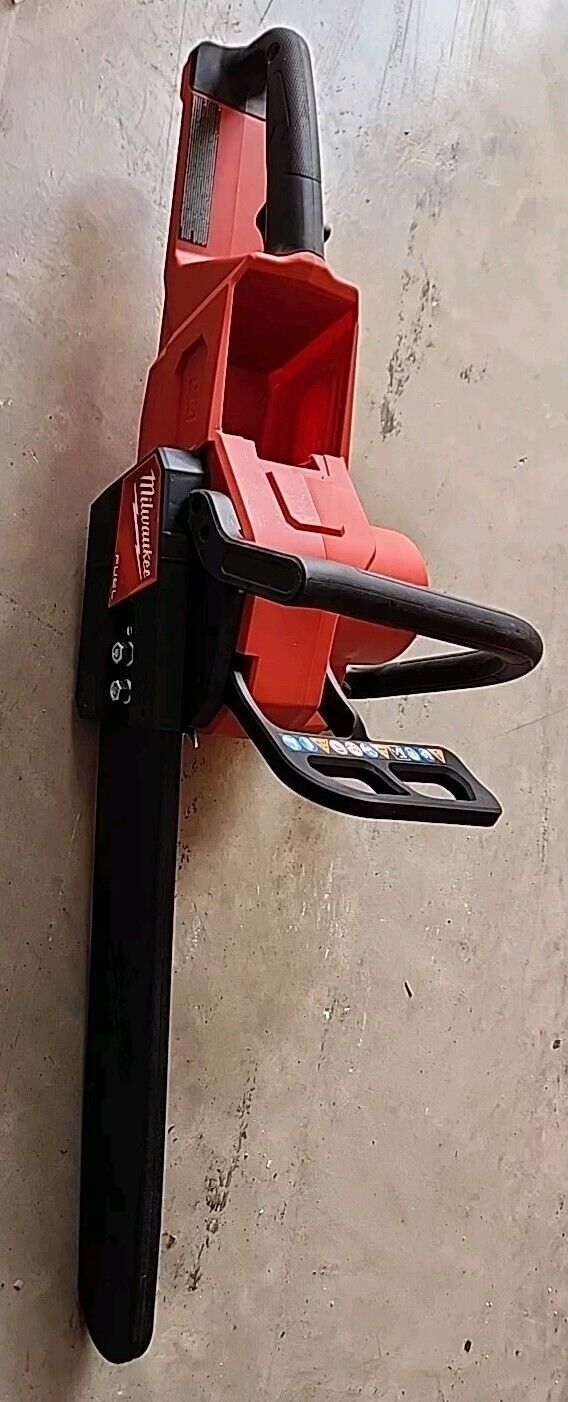 Milwaukee 2727-20 M18 Fuel 16 inch Cordless Chainsaw with Warranty & Free Ship