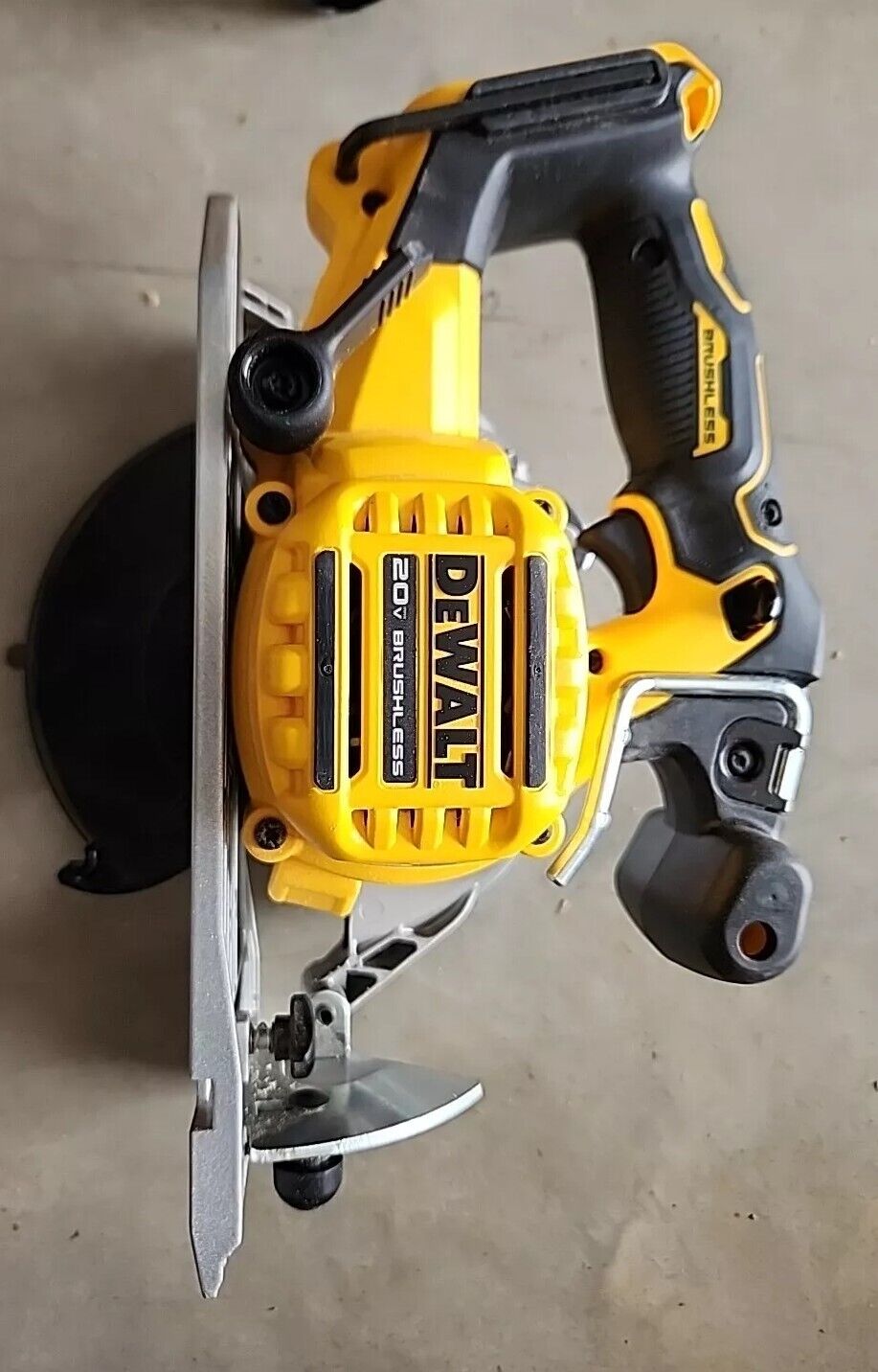 DEWALT DCS565B 20V MAX Brushless 6 1/2" Circular Saw. Tool Only Free Shipping