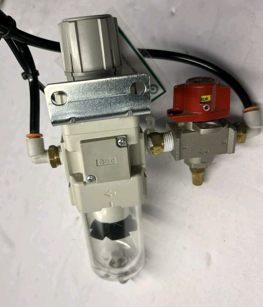 SMC VHS20-NO2-Z Pressure Regulator & Disconnect w/Keyence AP-C33K - Free Ship