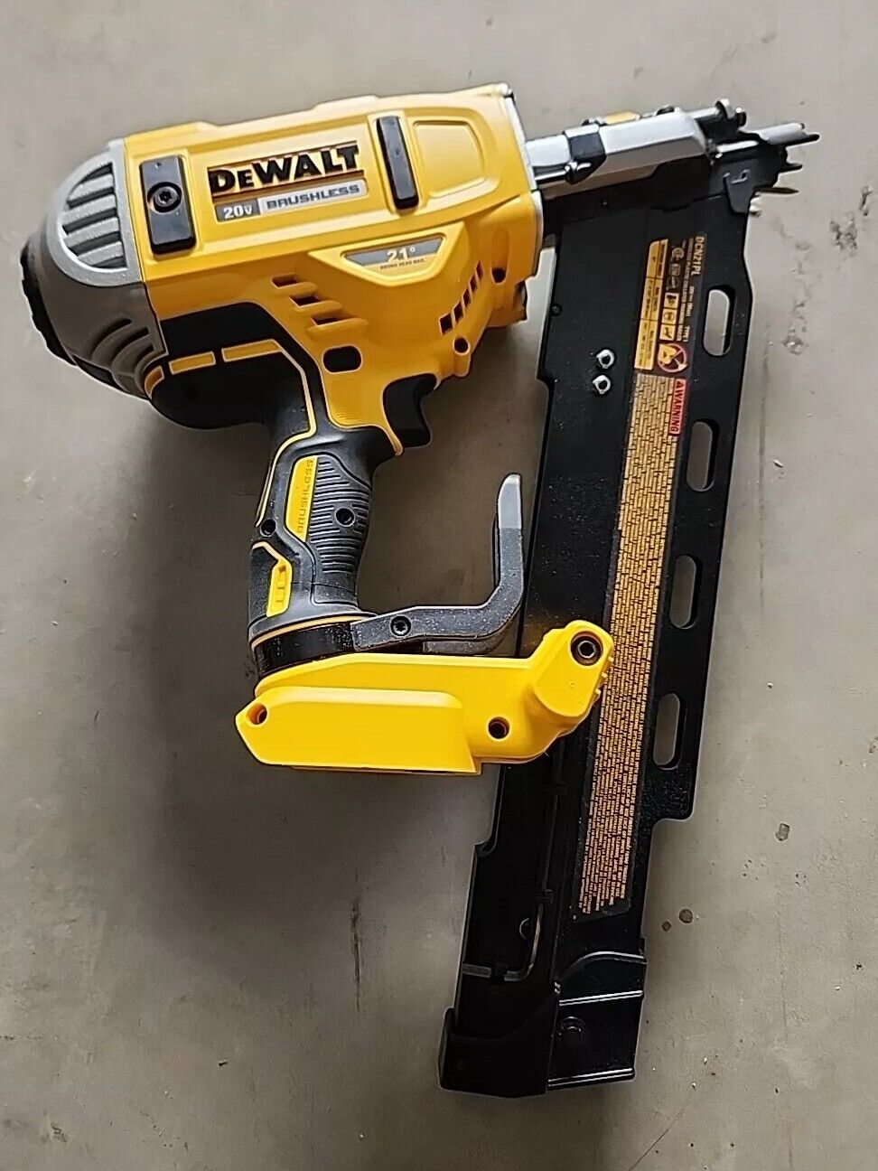 DEWALT DCN21PLB 20V 21-Degree Cordless Framing Nailer Gun Near Mint Condition