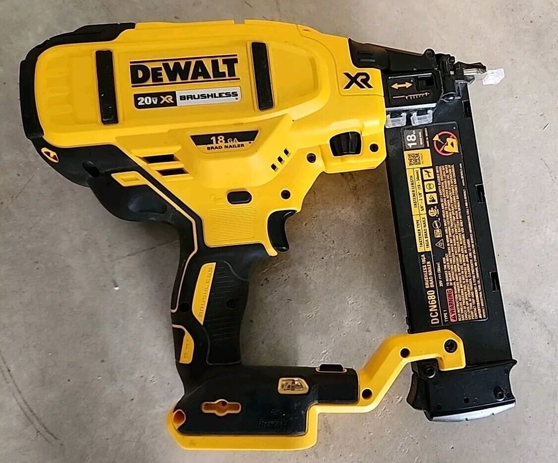 DEWALT DCN680D1 20V MAX XR Lithium-ion Cordless 18-Ga Brad Nailer Kit Free Ship