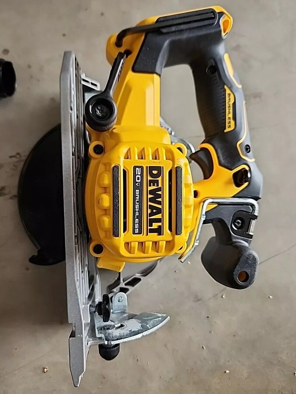 DEWALT DCS565B 20V MAX Brushless 6 1/2" Circular Saw with Warranty & Free Ship