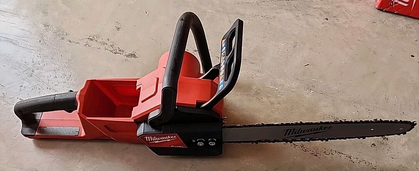 Milwaukee 2727-20 M18 Fuel 16 inch Cordless Chainsaw with Warranty & Free Ship