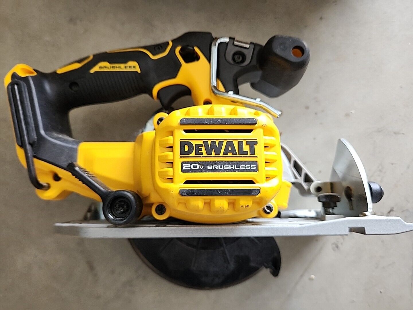 DEWALT DCS565B 20V MAX Brushless 6 1/2" Circular Saw with Warranty & Free Ship