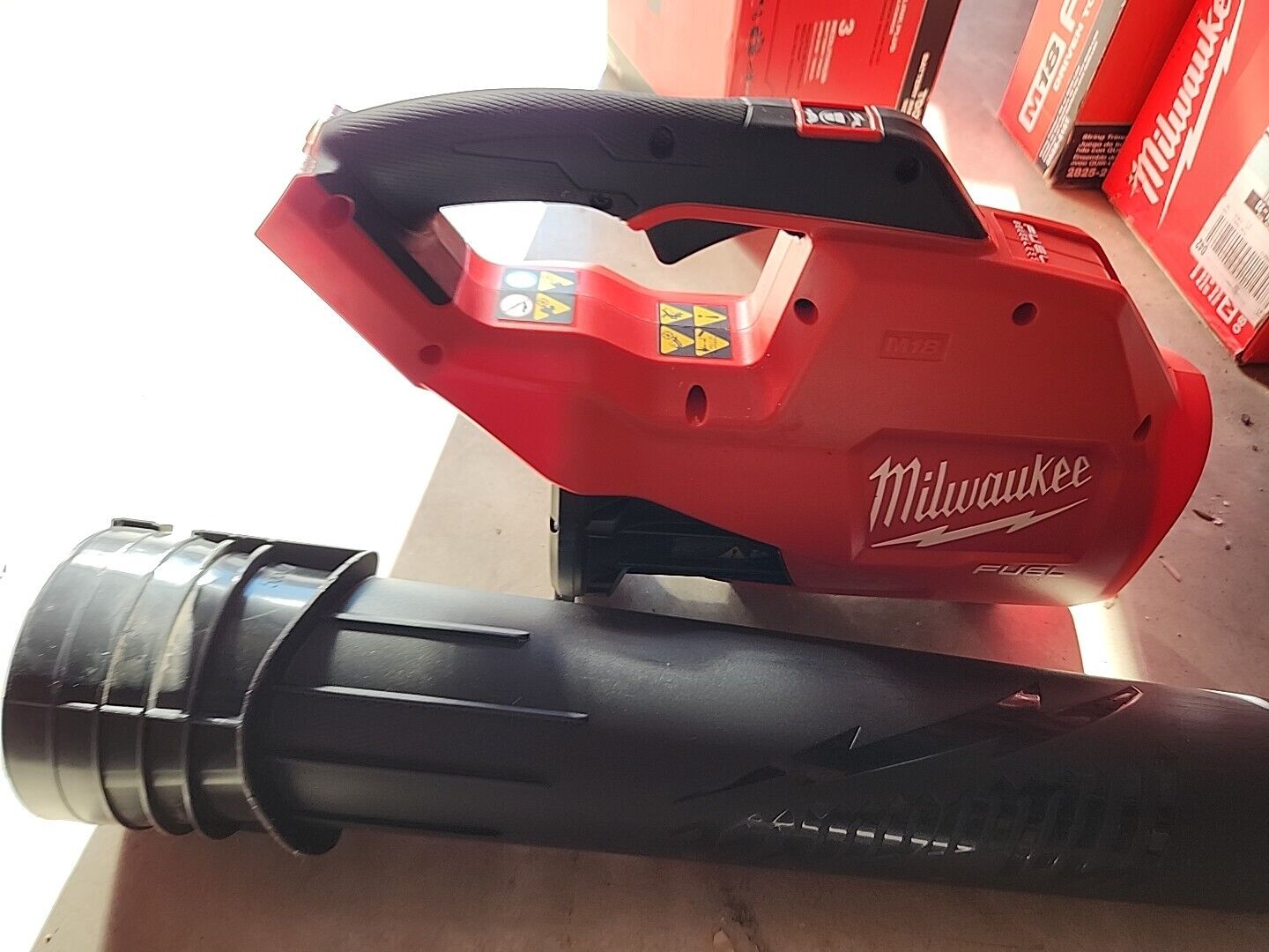 Milwaukee M18 Handheld Leaf Blower - Black/Red (2724-20) w/Warranty & Free Ship