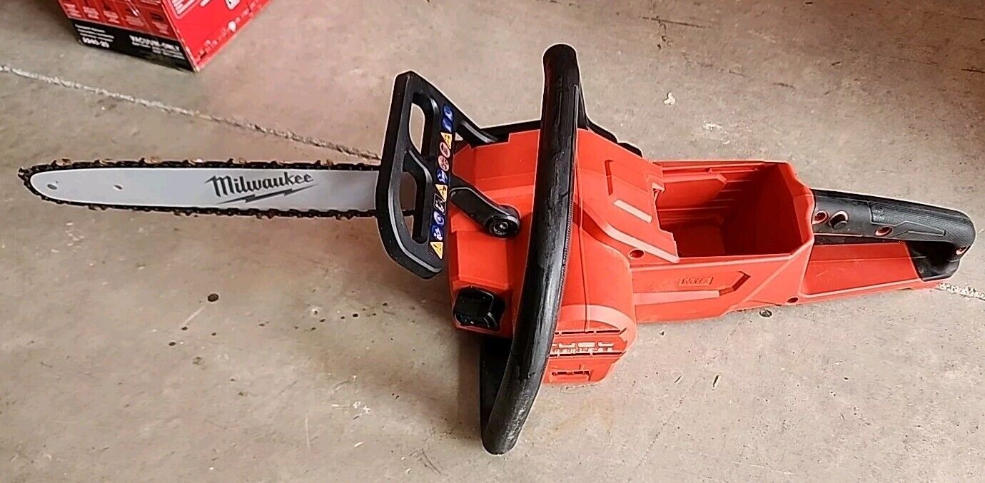 Milwaukee 2727-20 M18 Fuel 16 inch Cordless Chainsaw with Warranty & Free Ship