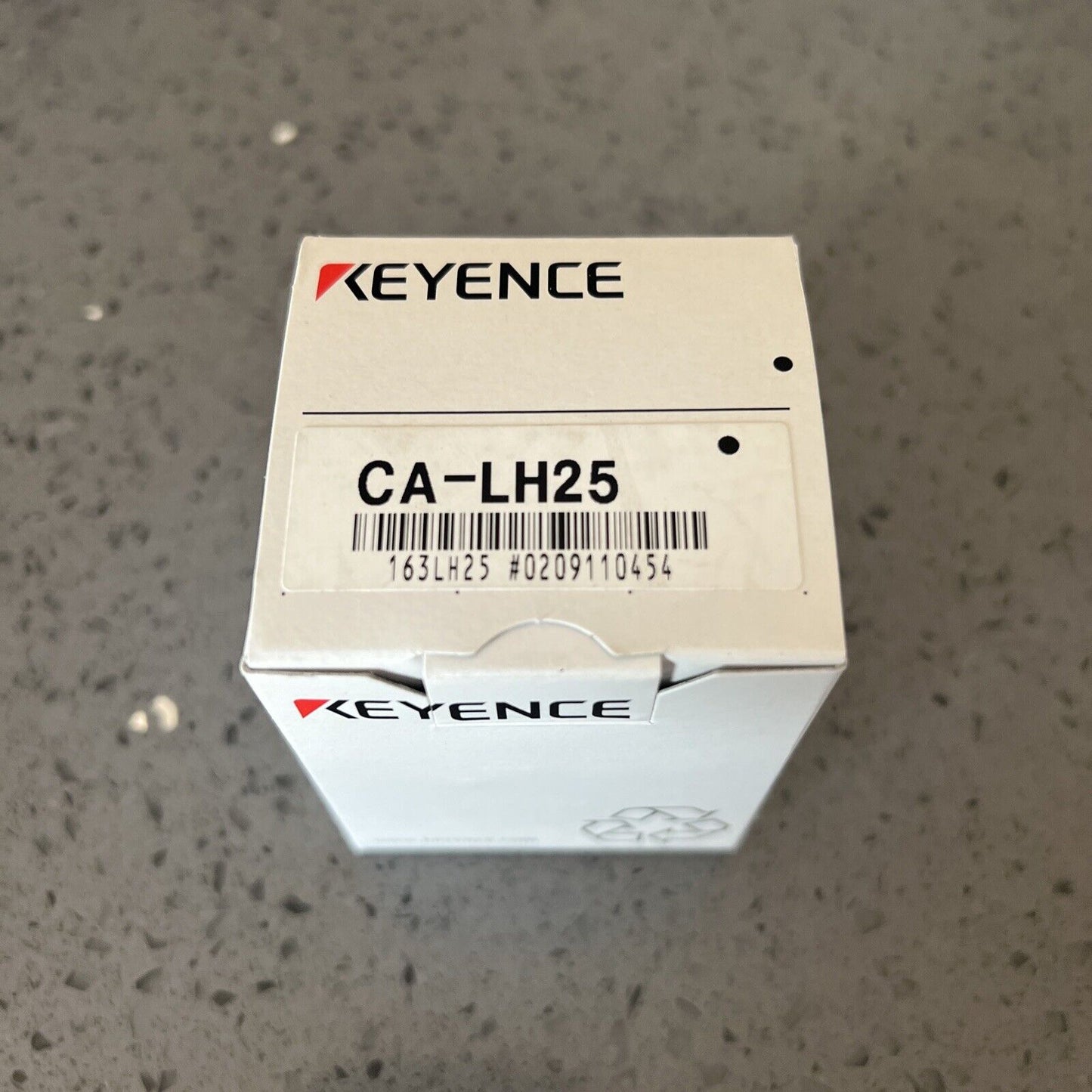 New In Box Keyence CA-LH25 F1.4/25mm Lens w/warranty