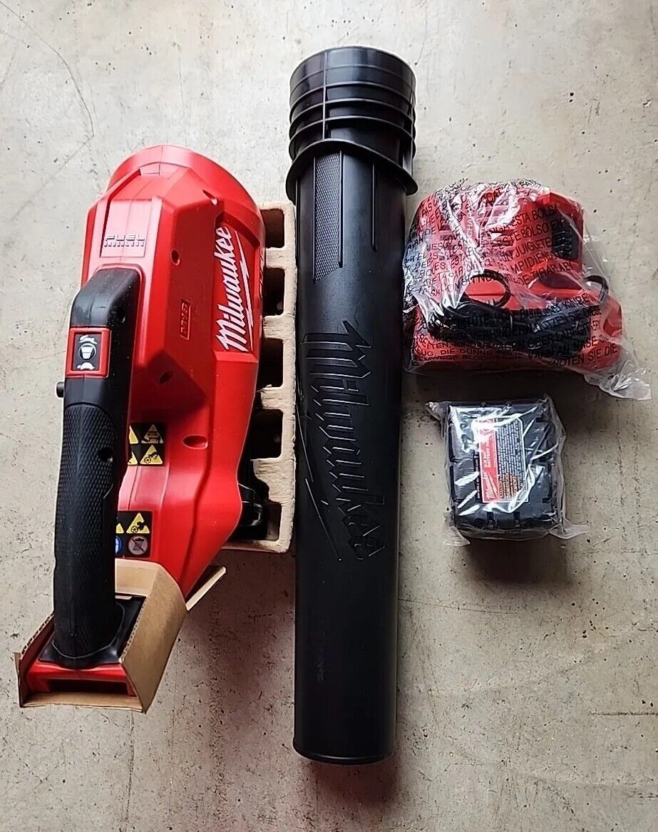 Milwaukee 272421HD M18 FUEL Lithium-Ion Cordless Blower Kit (8 Ah) New