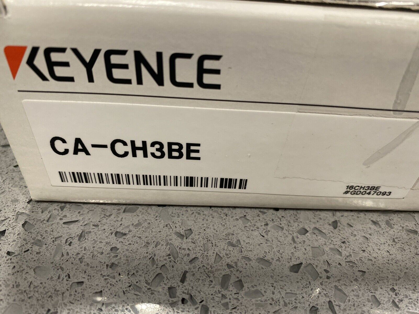 New IN BOX KEYENCE CA-CH3BE w/warranty