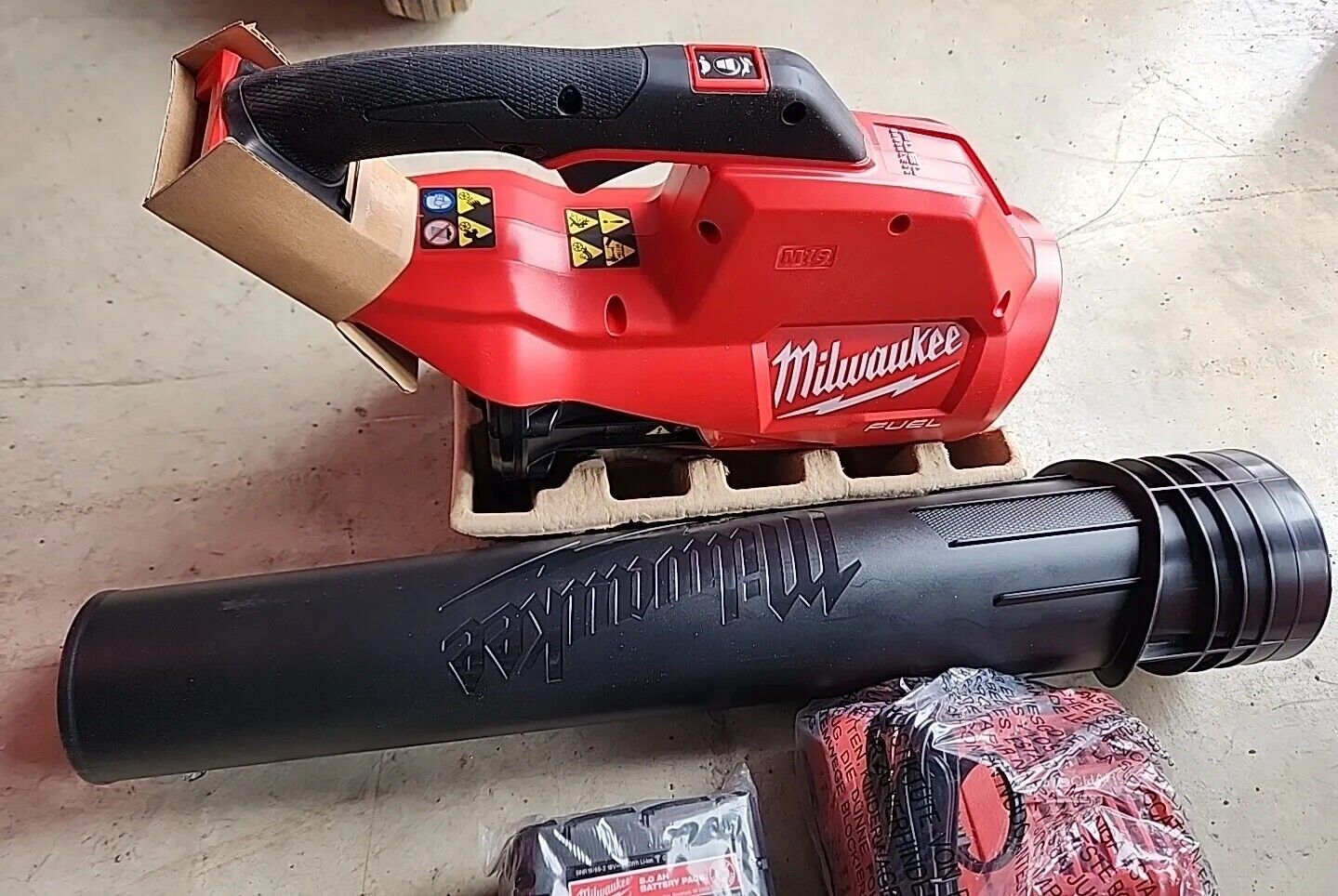 Milwaukee 272421HD M18 FUEL Lithium-Ion Cordless Blower Kit (8 Ah) New