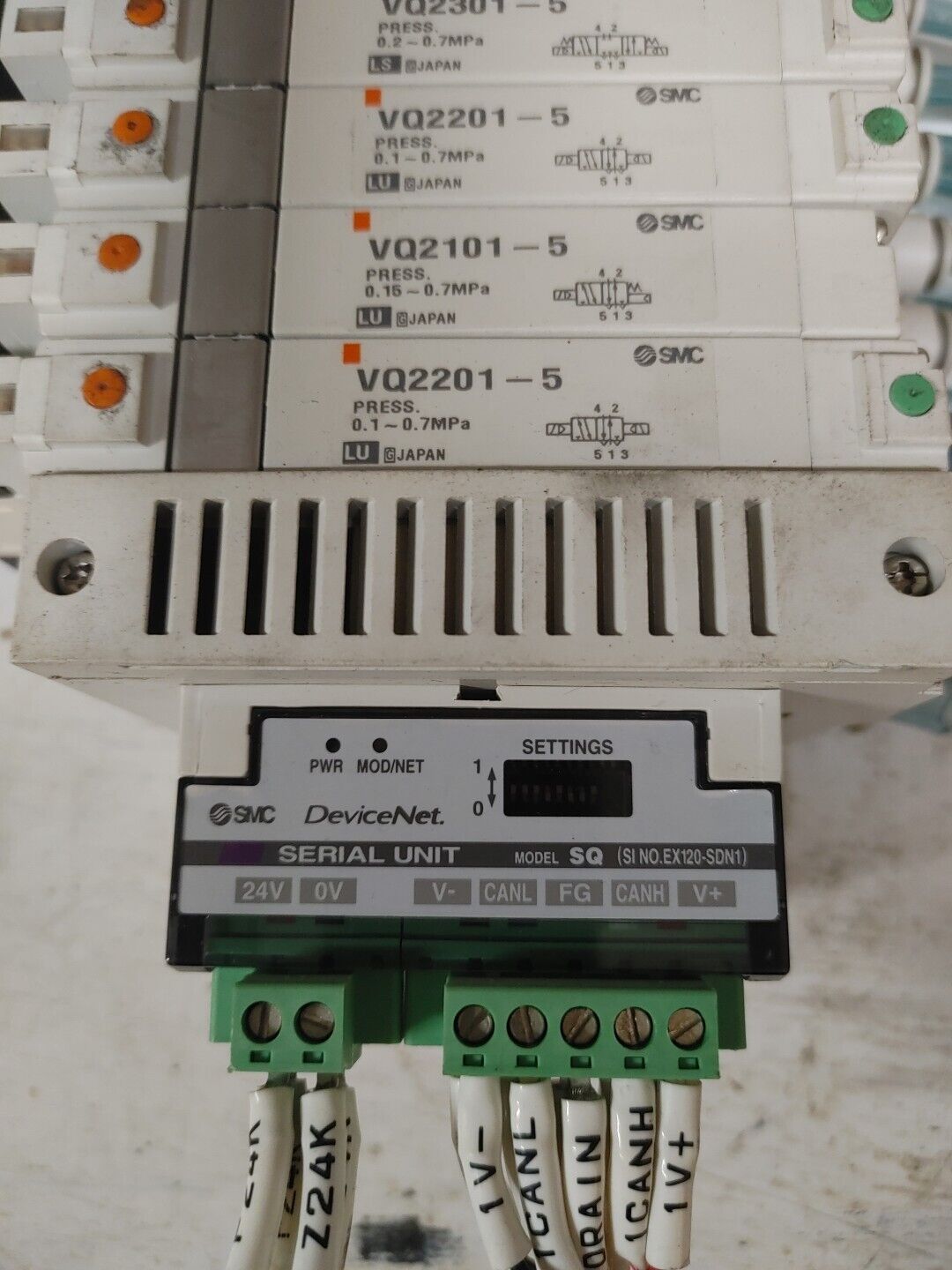 SMC EX120-SDN1 Serial Interface Unit SQ w/ (8) Solenoid Valves 24VDC Valve