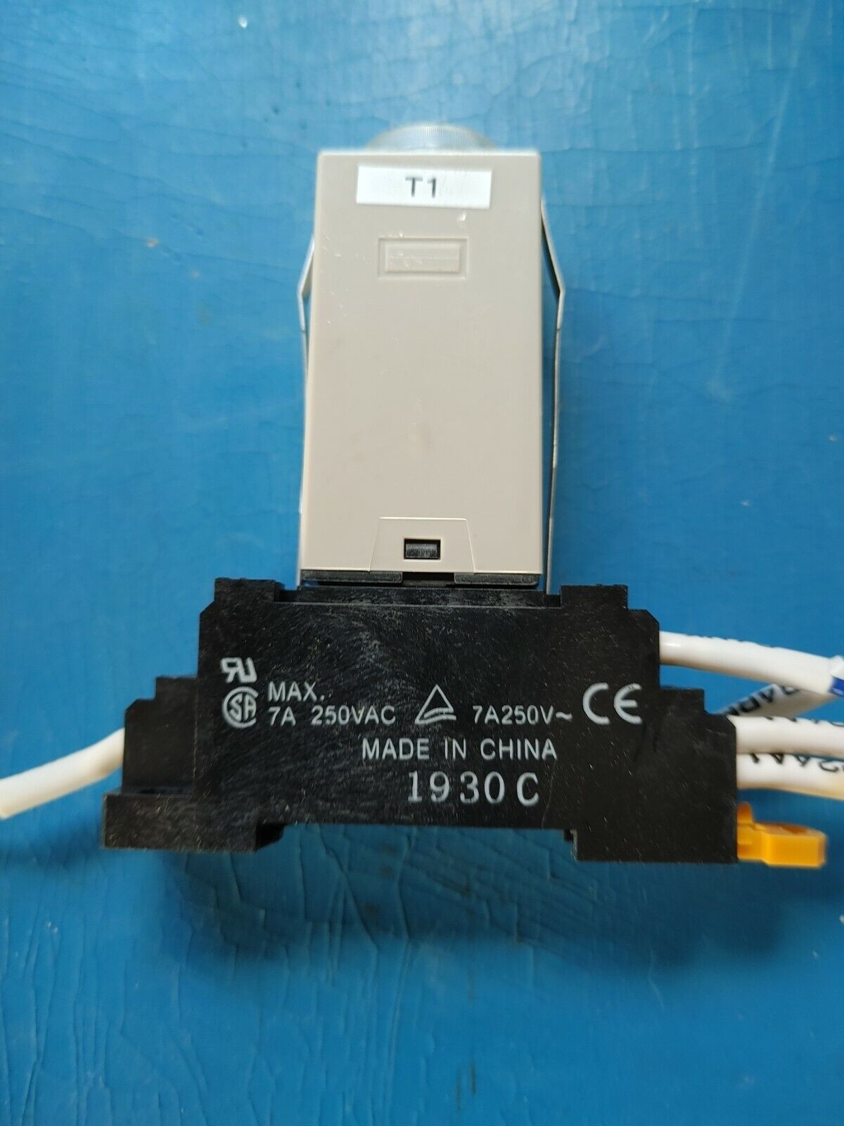 Omron Timing Relay H3Y-2 w/ Base, 0 - 5 Sec, 24VDC, Warranty