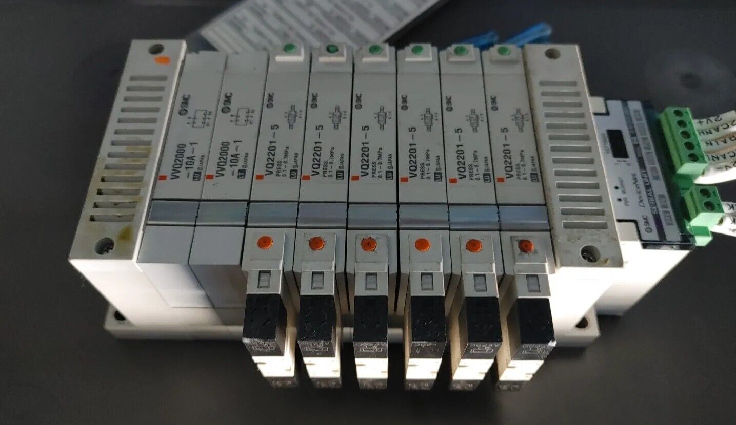 SMC EX120-SDN1 Serial Interface Unit SQ w/ (8) Solenoid Valves 24VDC Valve