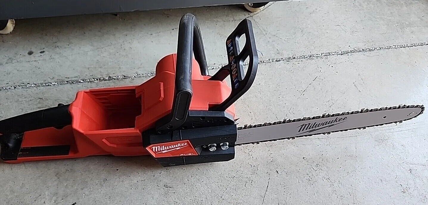 Milwaukee 2727-20 M18 FUEL 16" Chainsaw - Red with Warranty & Free Shipping