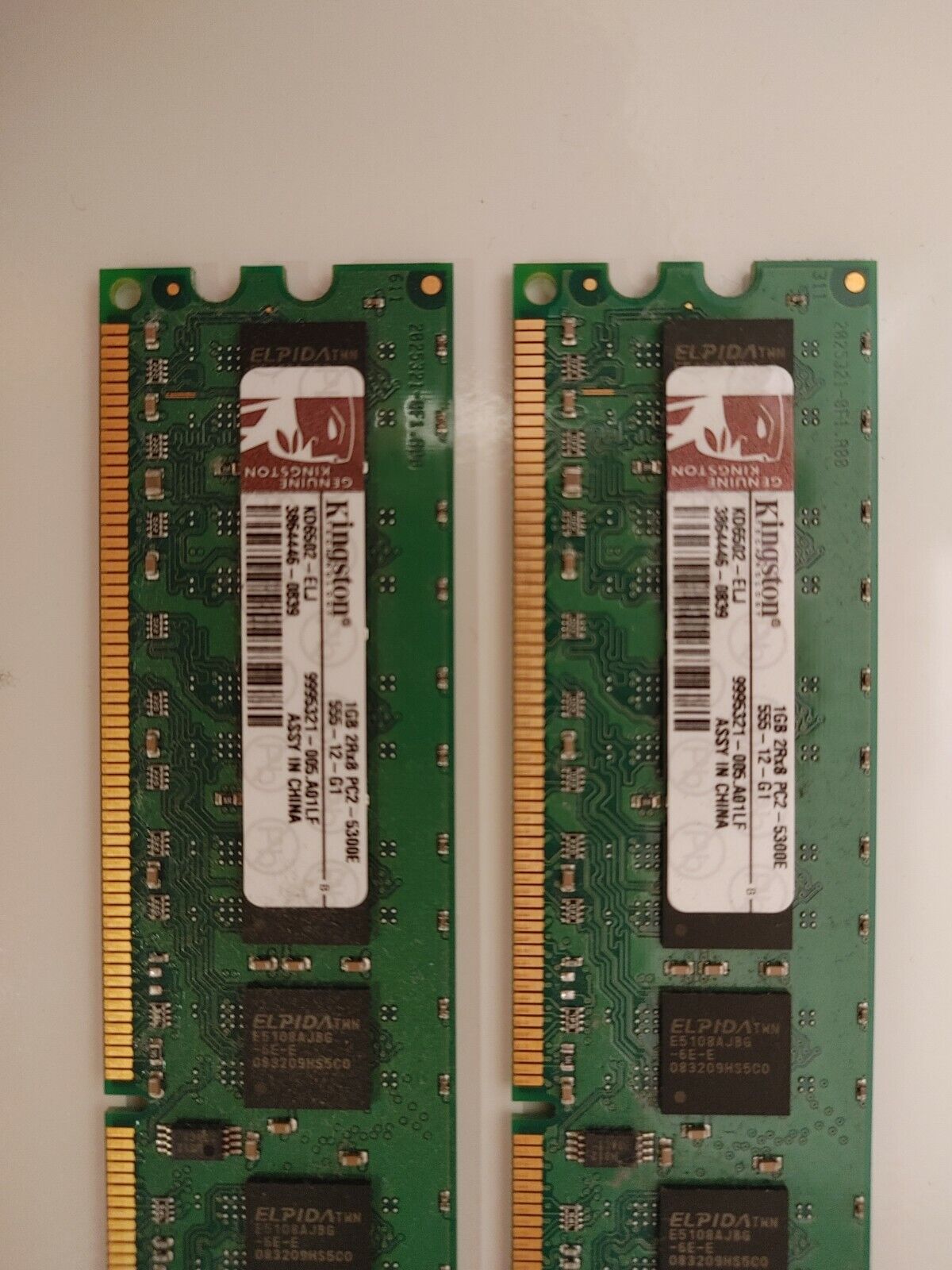 (2 pc) Kingston 1GB 2RX8 PC2-5300E