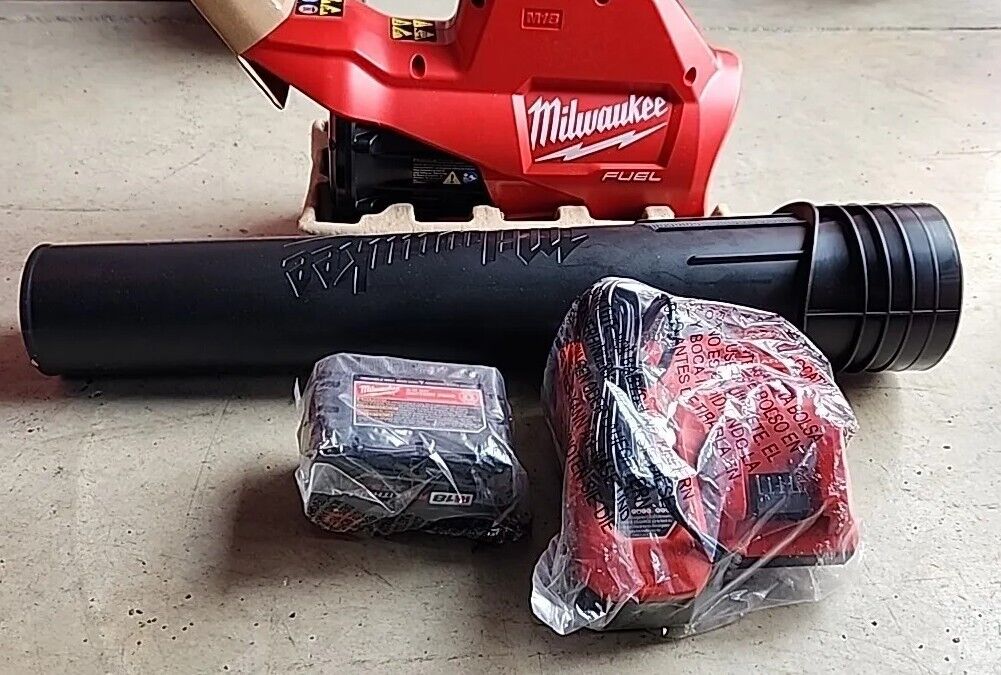 Milwaukee 272421HD M18 FUEL Lithium-Ion Cordless Blower Kit (8 Ah) New