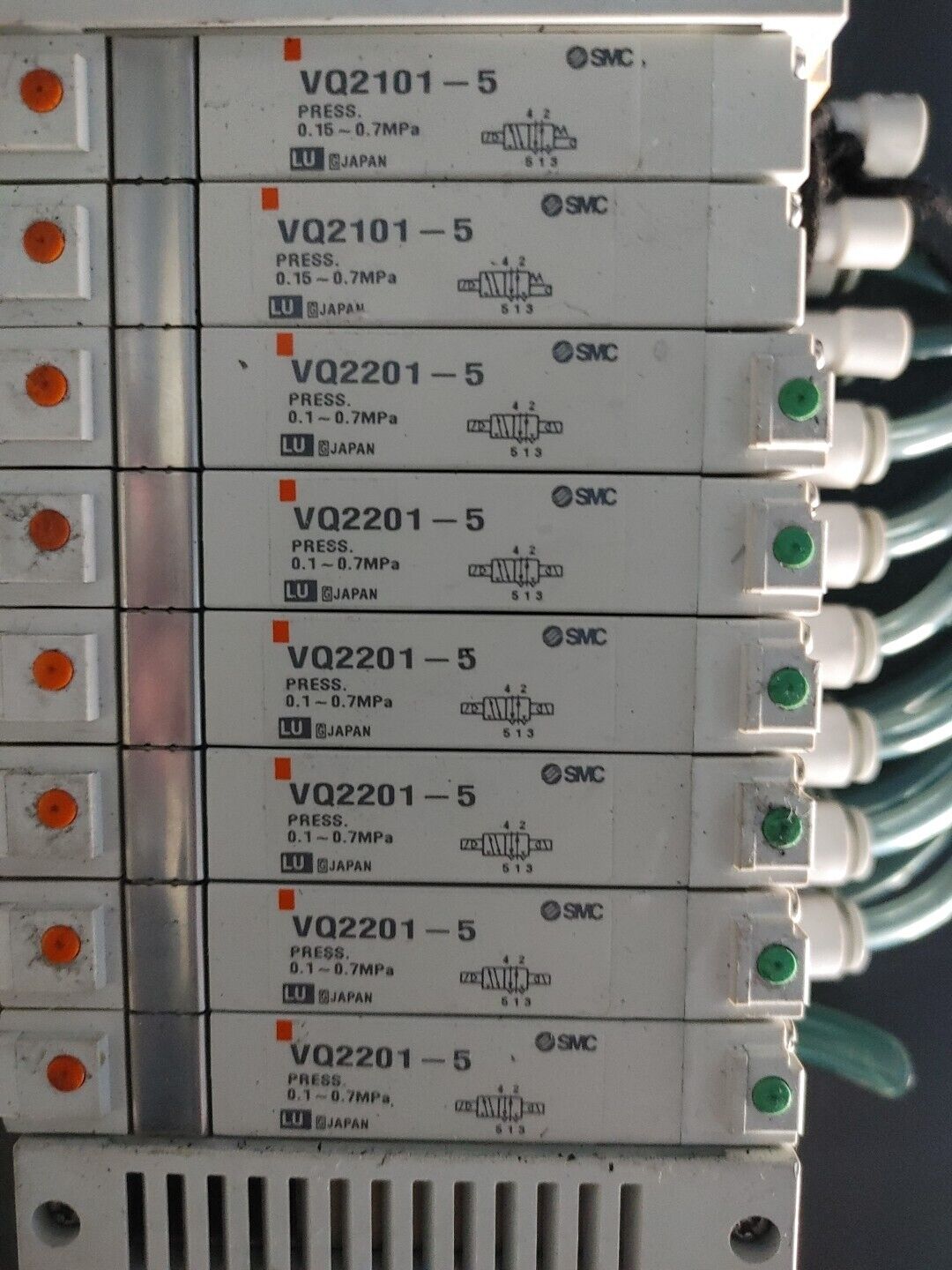 SMC EX120-SDN1 Serial Interface Unit SQ w/ (8) Solenoid Valves 24VDC Valve