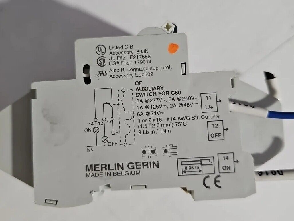 (1) MERLIN GERIN MULTI9 C60 10A 240V 3-POLE CIRCUIT BREAKER 60293 WITH 26925