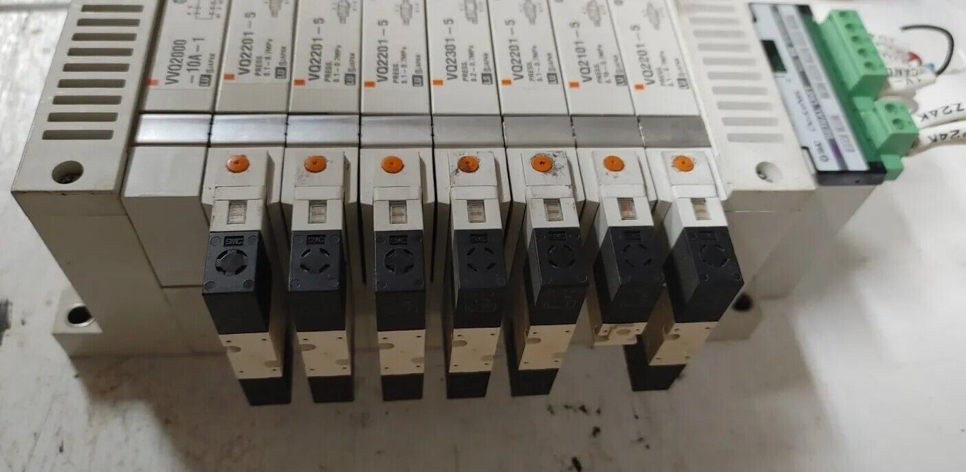 SMC EX120-SDN1 Serial Interface Unit SQ w/ (8) Solenoid Valves 24VDC Valve