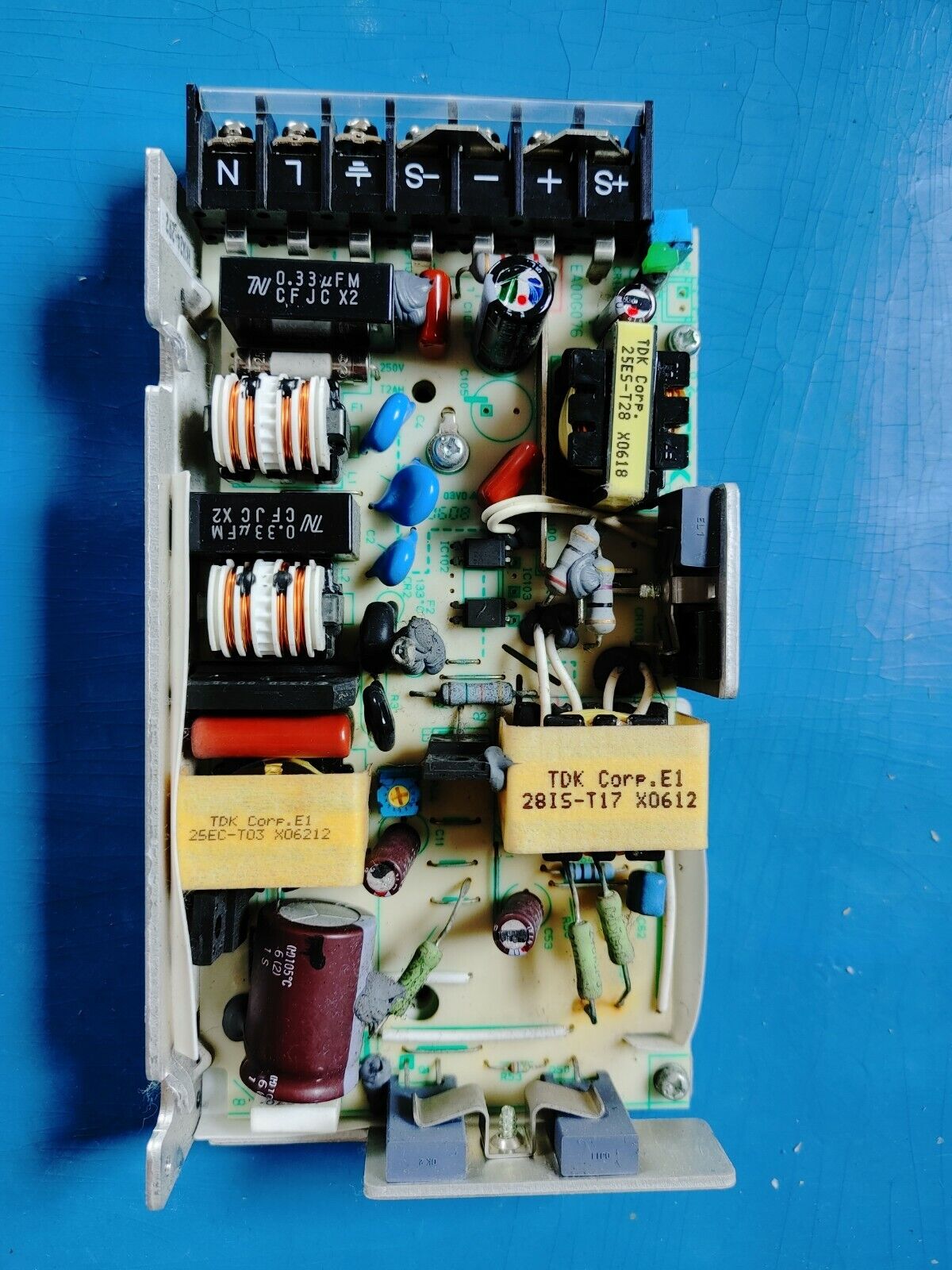 TDK Power Supply RKW24-2R2C 24V 2.2A