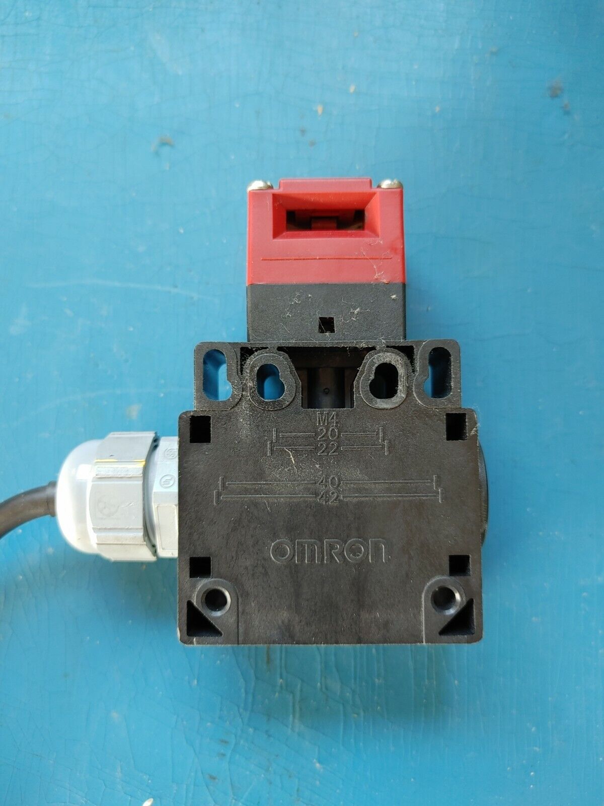 OMRON D4NS-5BF / D4NS5BF Safety Key Switch